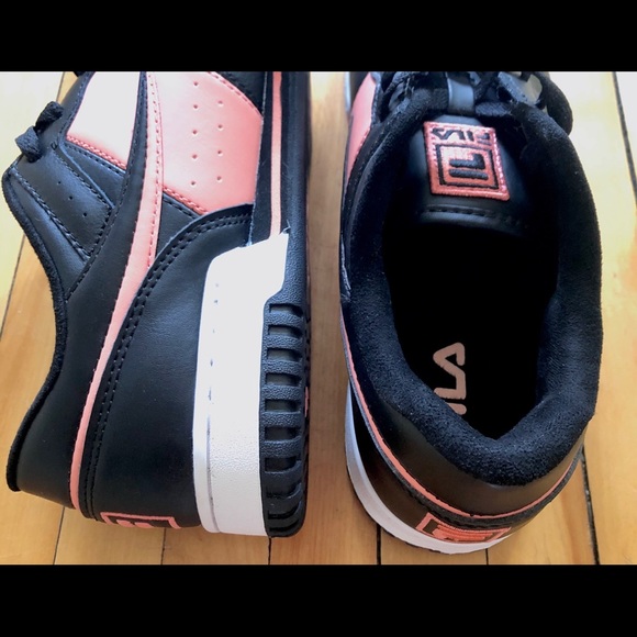 FILA sneakers / NIB / US 6.5 / EUR 39 - Picture 6 of 8